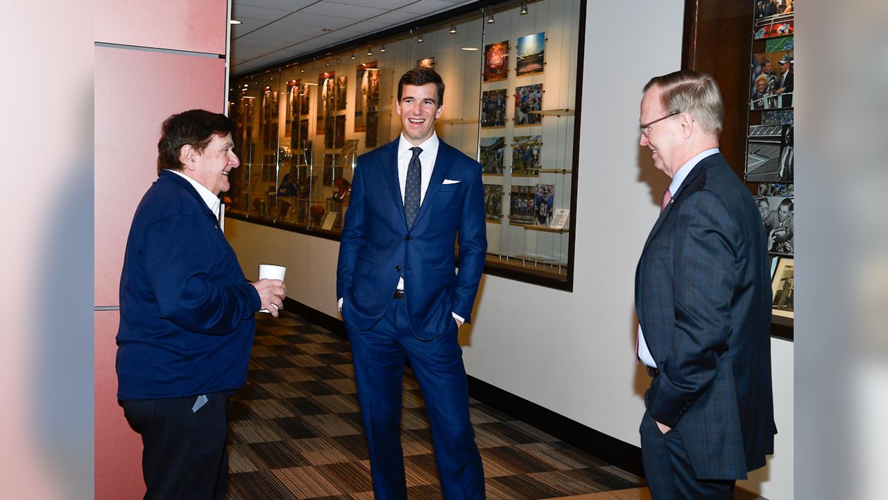 Flashback: Behind the scenes of Eli Manning's retirement ceremony