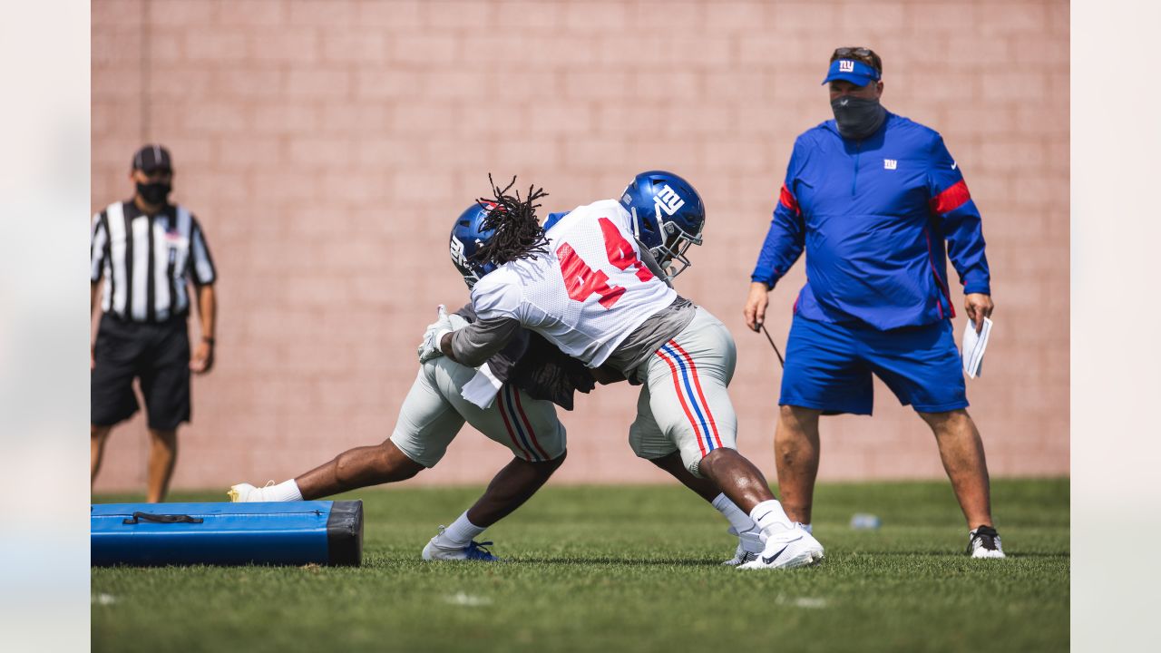 Rookie Darnay Holmes highlights Giants' intrasquad scrimmage at