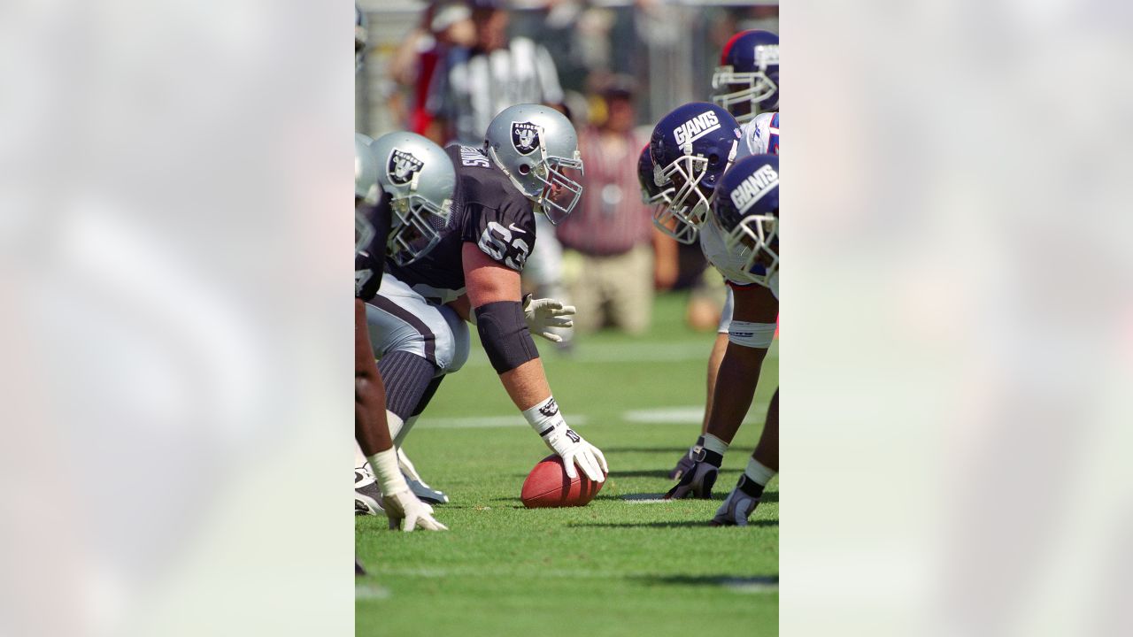 25 Nov 2001: Tim Brown of the Oakland Raiders during the Raiders 28-10  victory over the New York Giants at Giants Stadium in East Rutherford, New  Jersey. (Icon Sportswire via AP Images