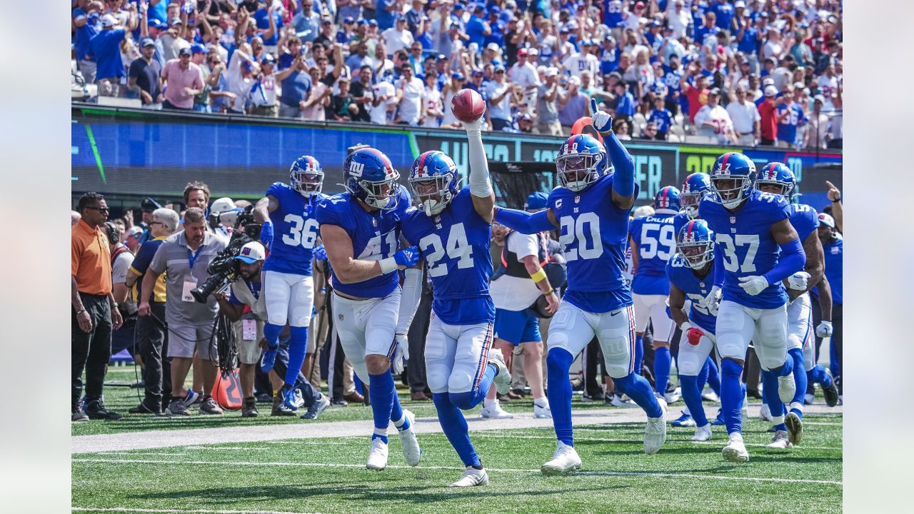 Giants vs. Panthers editorial stock image. Image of championship - 44568779