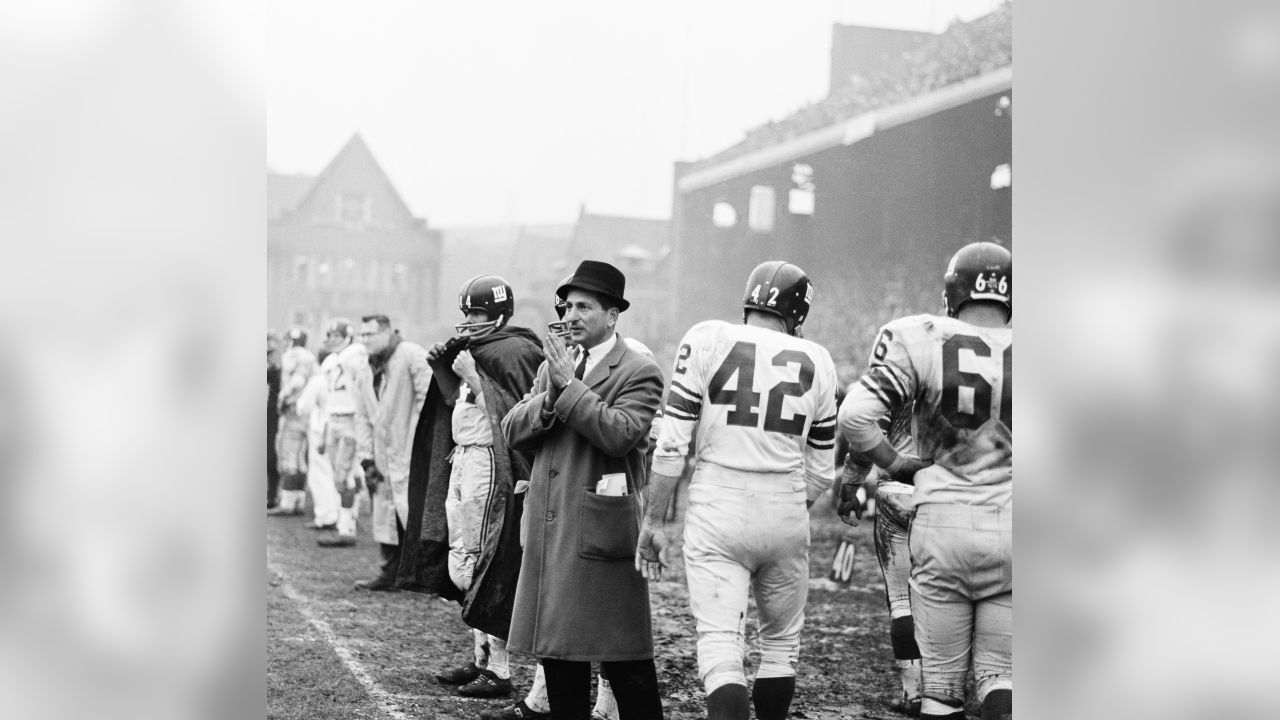 A BLACK AND WHITE LOOK AT EAGLES VS. THE GIANTS!