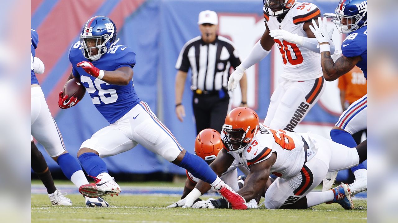 New York Giants vs Cleveland Browns - Holden Luntz Gallery