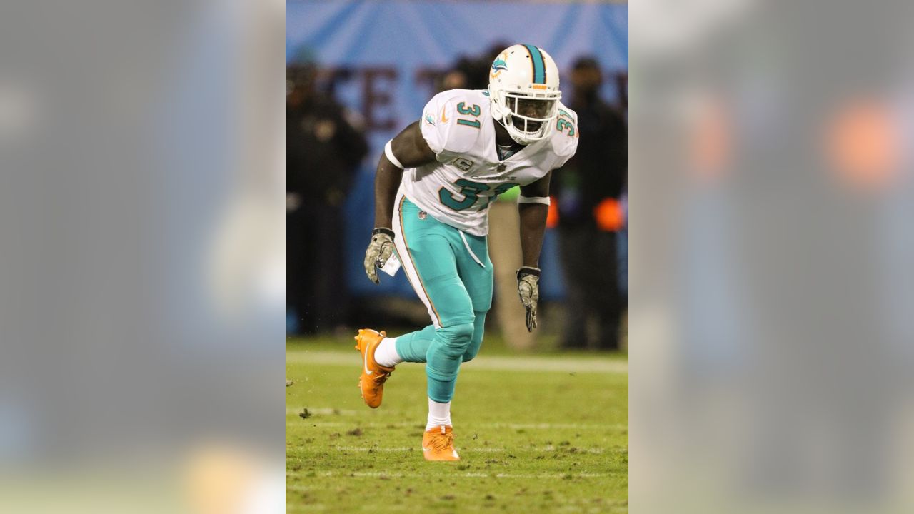 New York Giants to sign ex-Miami Dolphins safety Michael Thomas