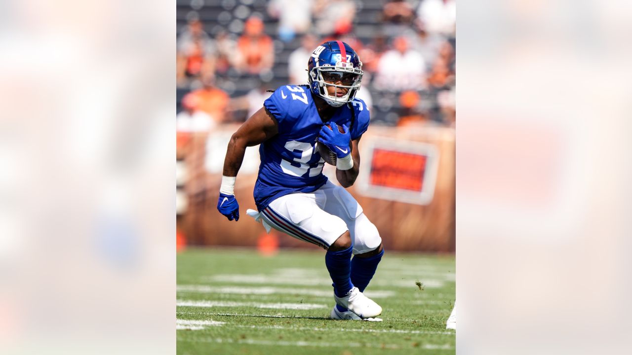 New York Giants trade CB Isaac Yiadom to Green Bay Packers