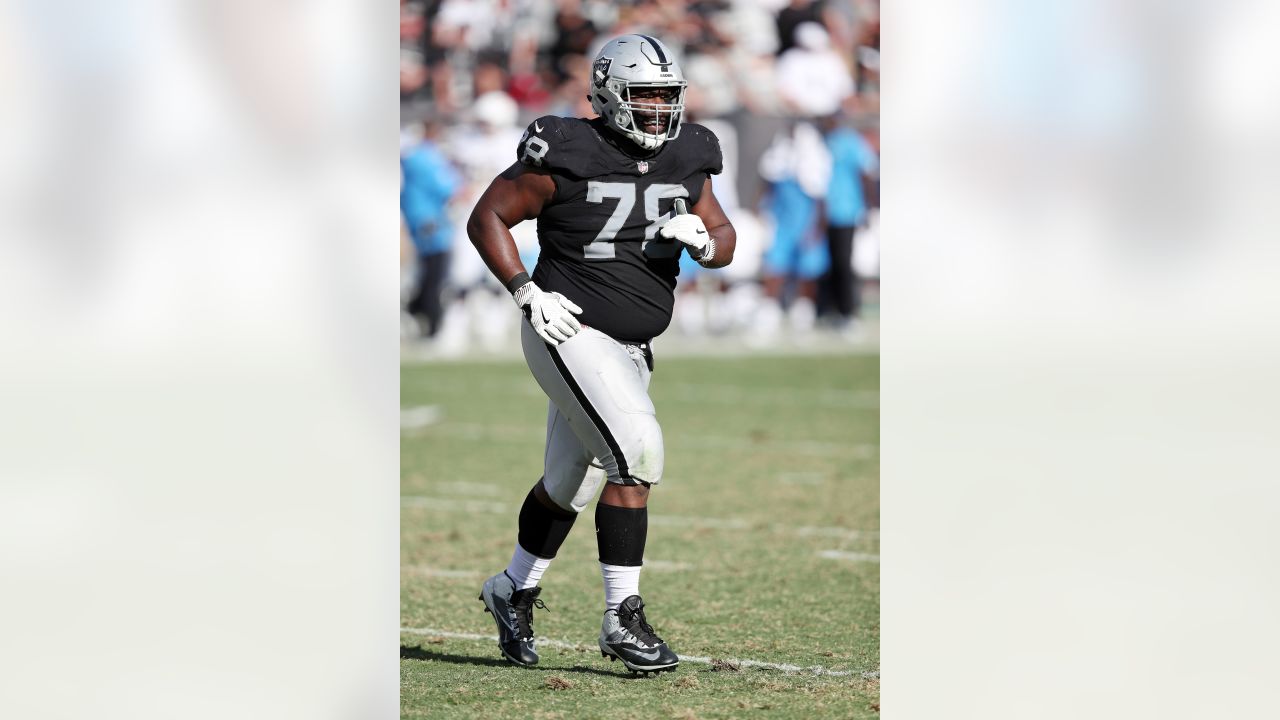 Raiders defensive tackle Justin Ellis returns to practice