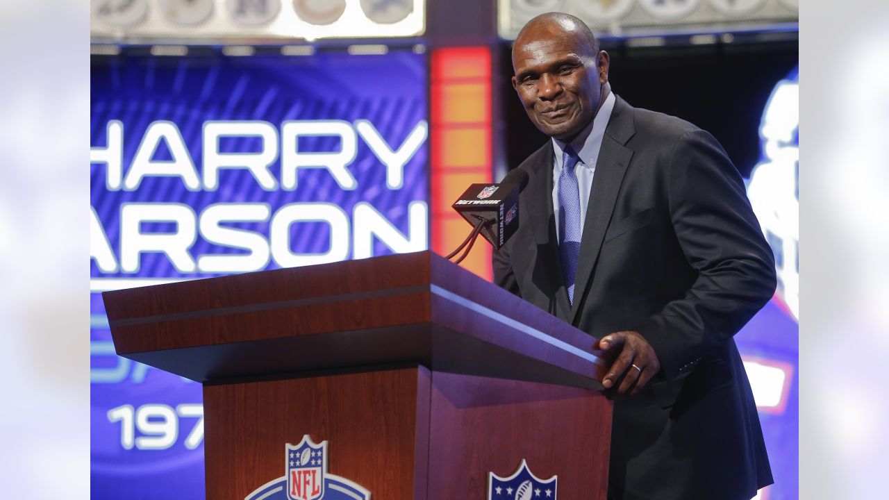 Photos: Hall of Fame linebacker Harry Carson