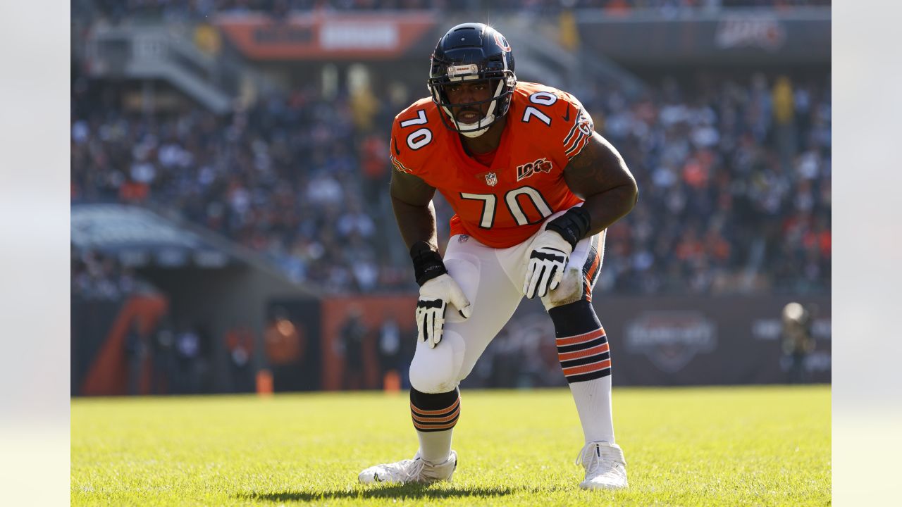 Ex-Bears DE Akiem Hicks Shades Former Bears QBs