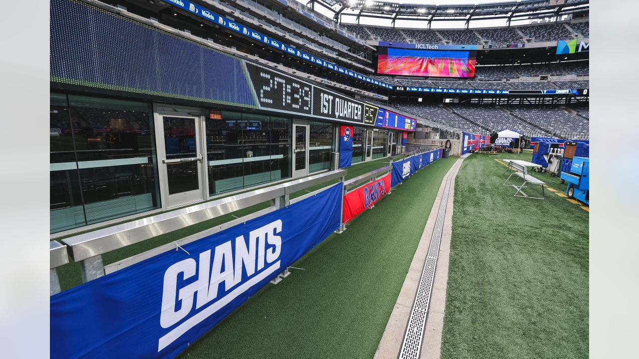 \ud83d\udcf8 Giants retrofit MetLife Stadium for Legacy Game