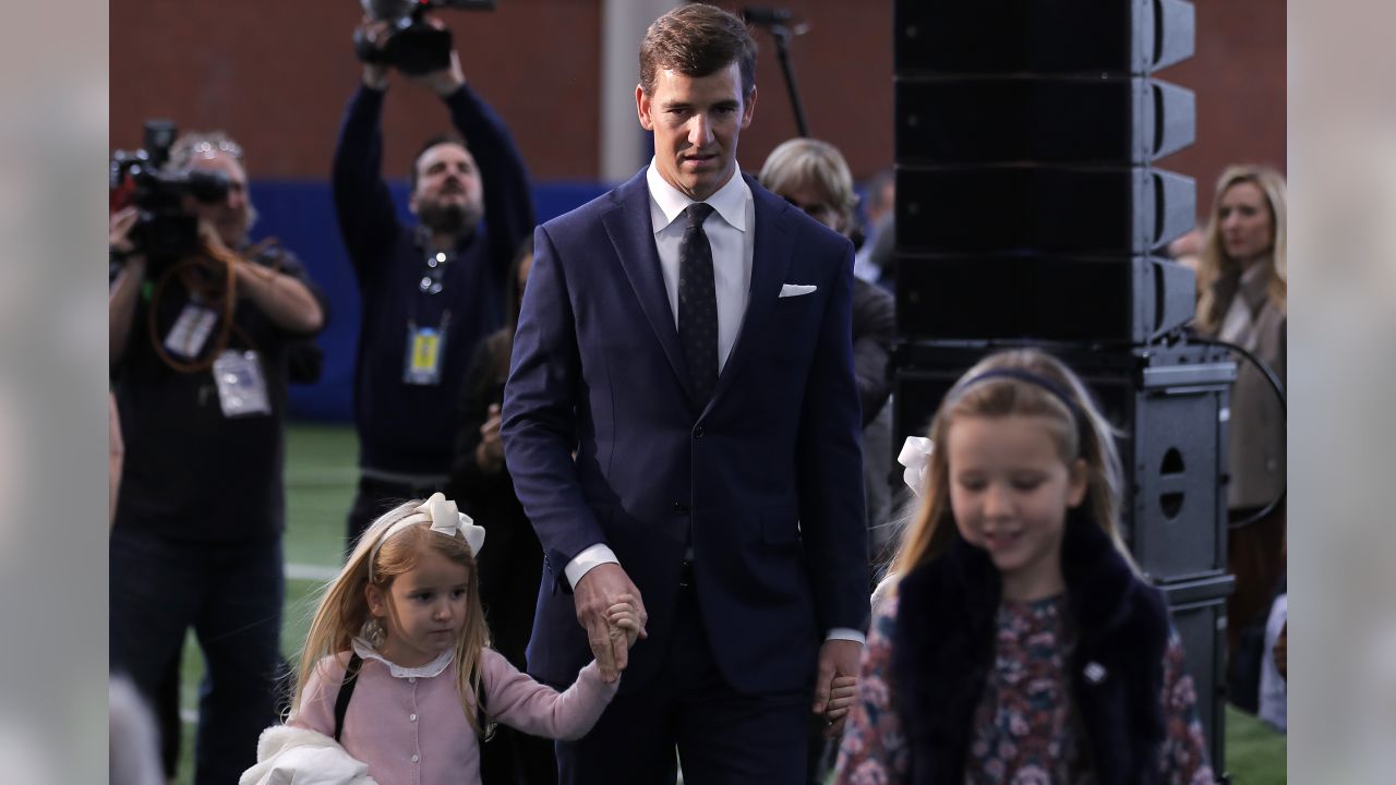 Flashback: Behind the scenes of Eli Manning's retirement ceremony