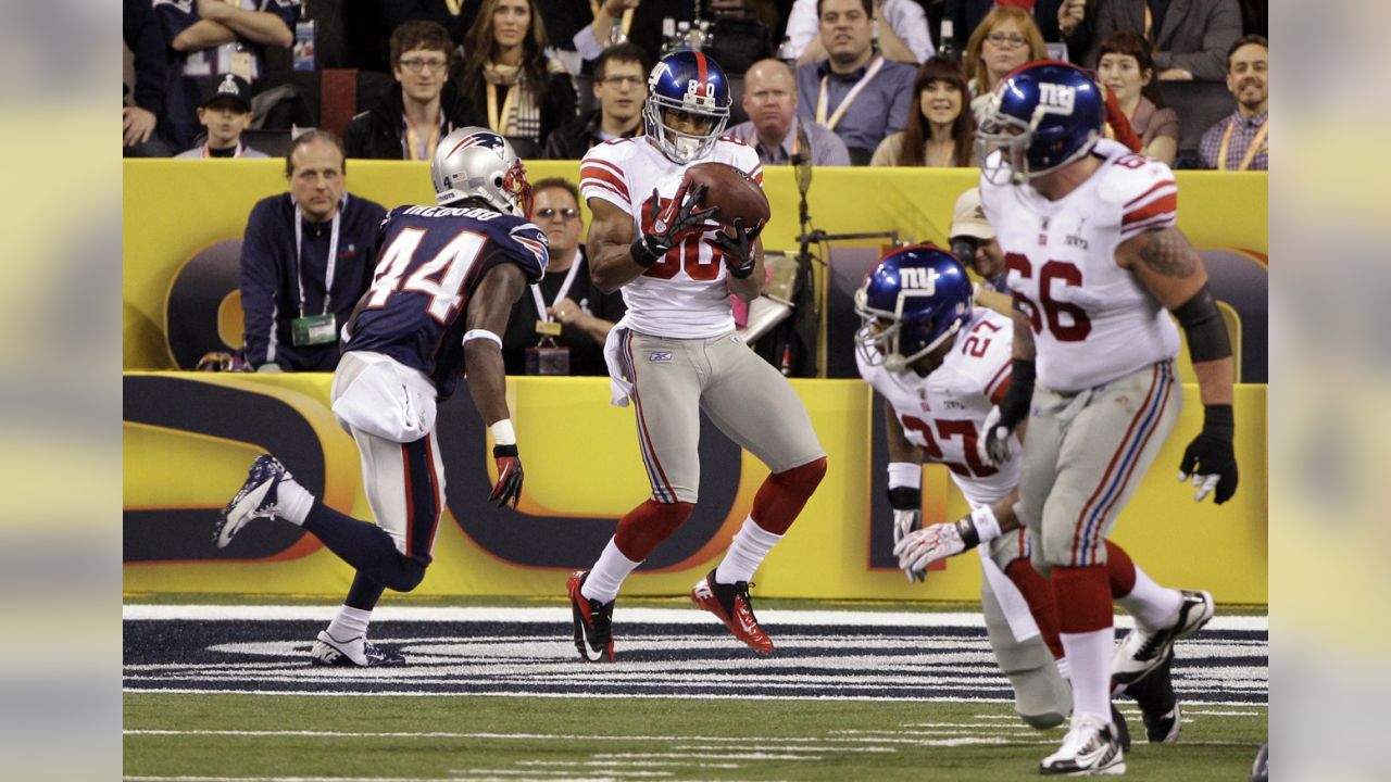 Ex-Giants star Victor Cruz helps open new high school in shuttered