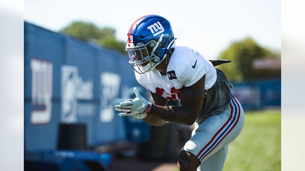 Former UCLA CB Darnay Holmes standing out early in Giants training