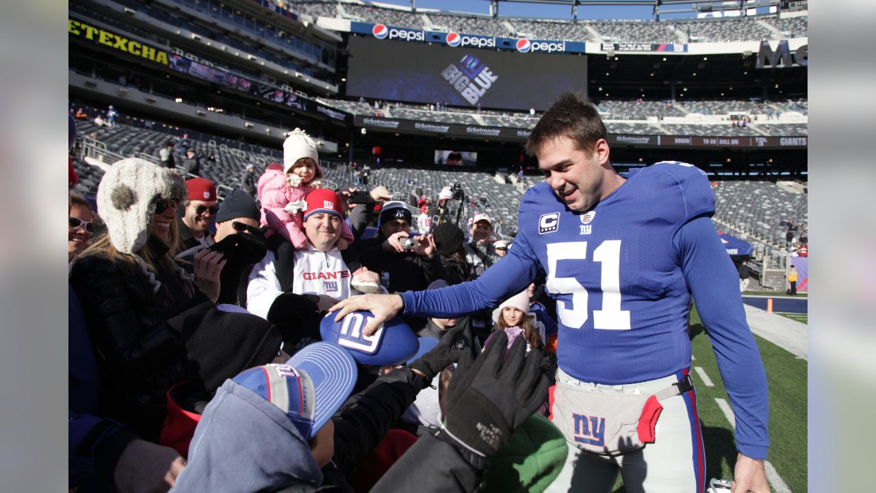 New York Giants' Zak DeOssie drove away with Super Bowl rings on top of car  