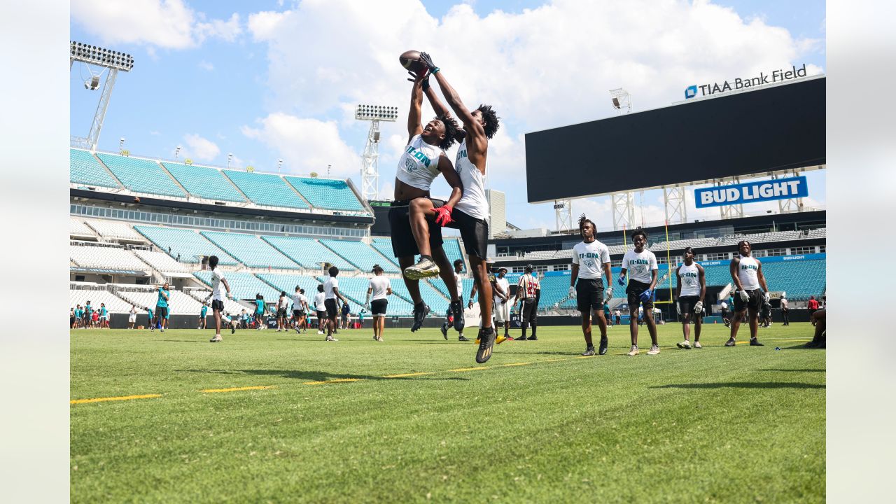 25 Game Day Tips for Taking Kids to a Jacksonville Jaguars Game