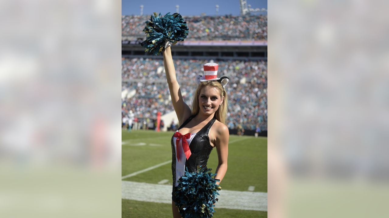 Patriots Cheerleaders in Halloween Costumes