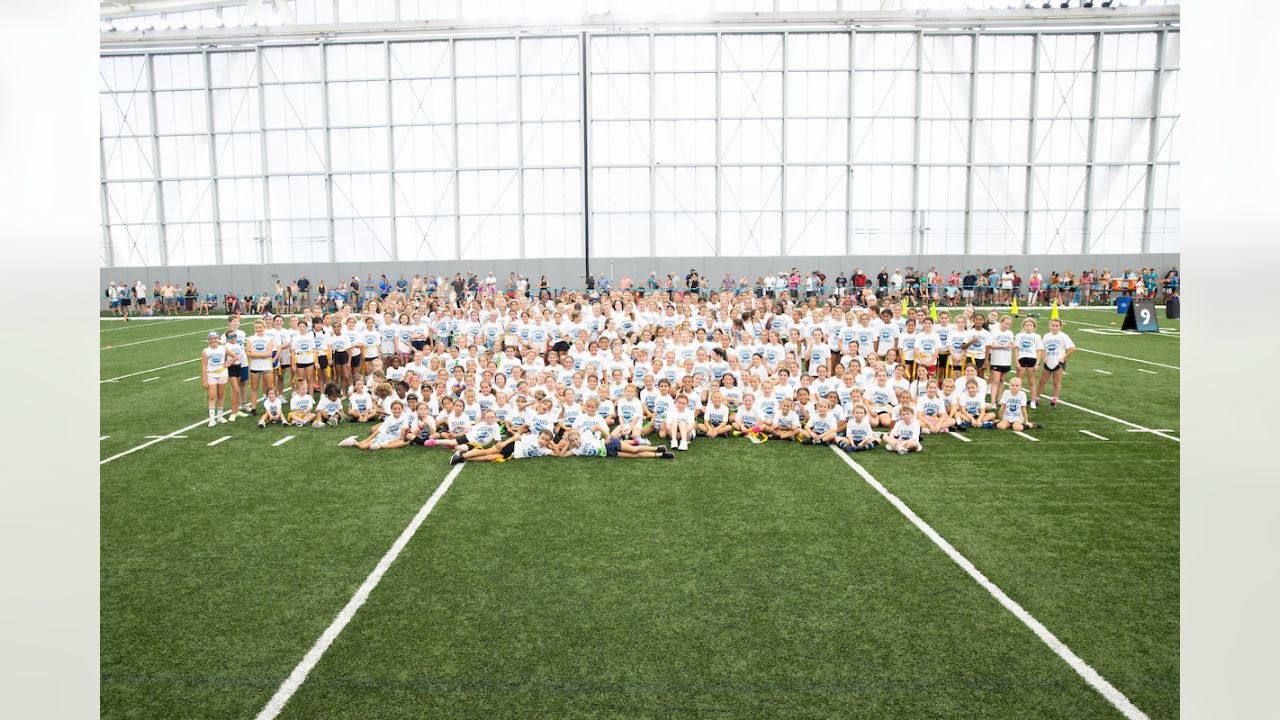 Jaguars host hispanic youth at NFL Play 60 Football Camp