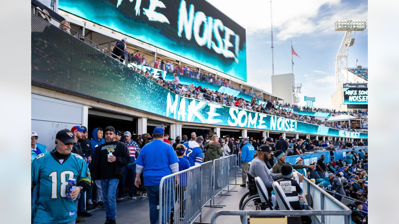 Where's Waldo? Jaguars post cool panoramic photo of Bills fans at