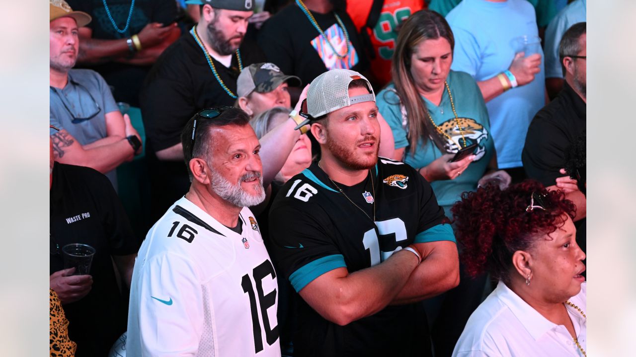 PHOTOS  2022 DUUUVAL Draft Party