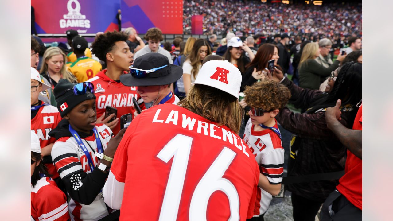 Photos: Flag Football Practice for 2023 Pro Bowl Games