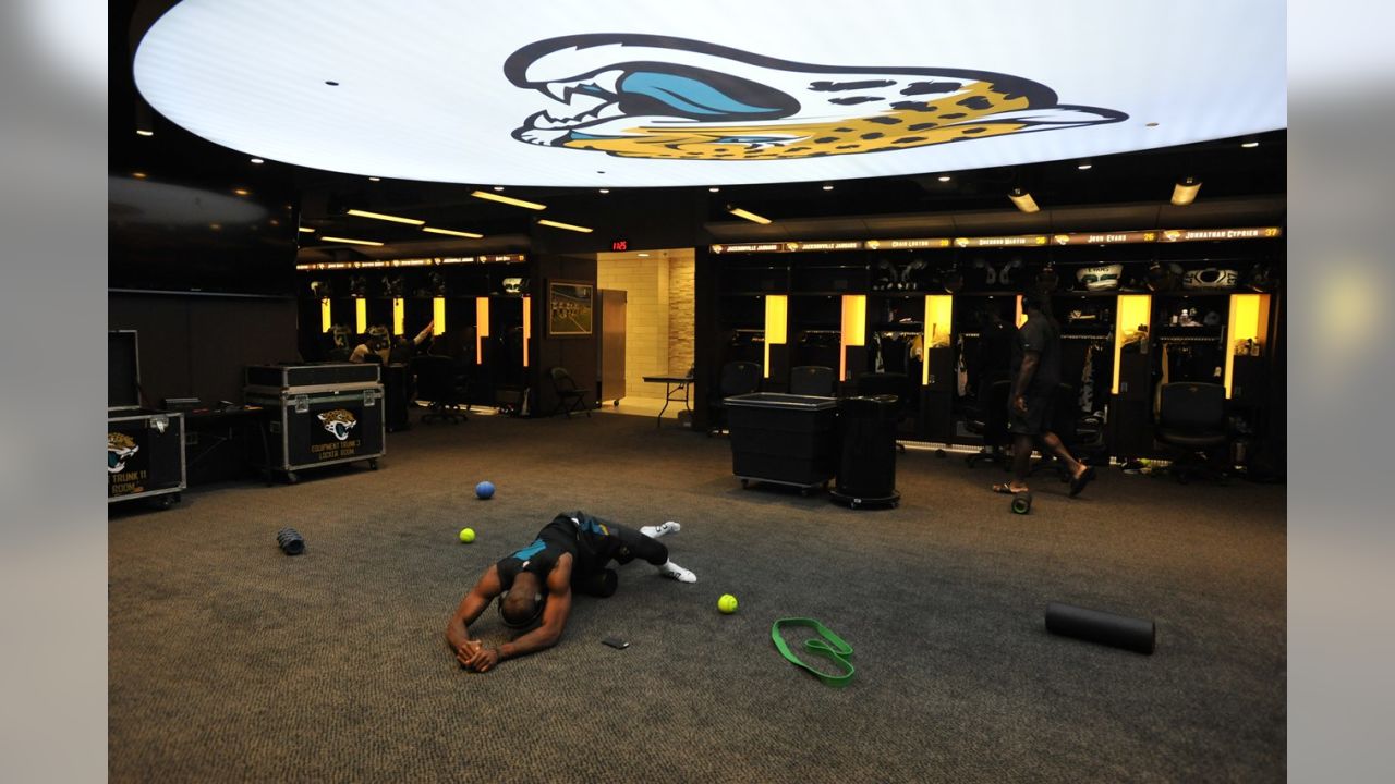 A peek at the Jaguars new locker room