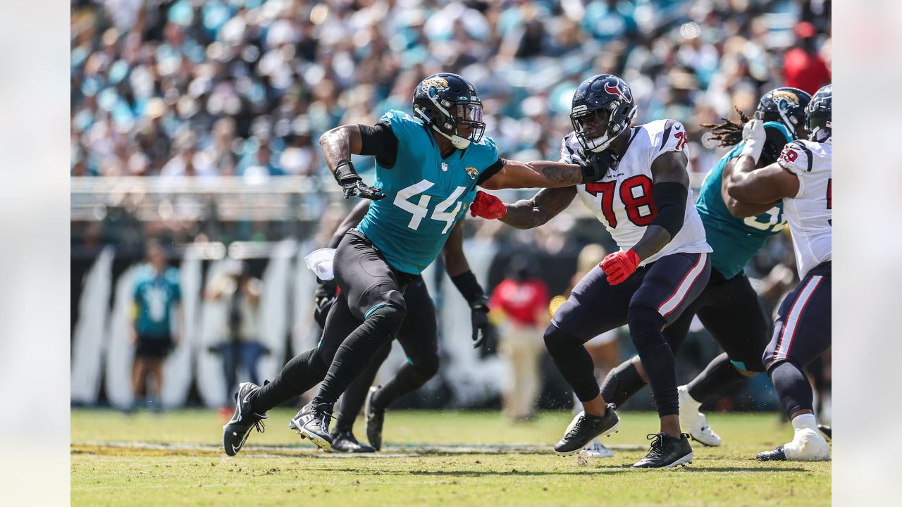 Jacksonville Jaguars vs. Houston Texans. Fans support on NFL Game.  Silhouette of supporters, big screen with two rivals in background Stock  Photo - Alamy