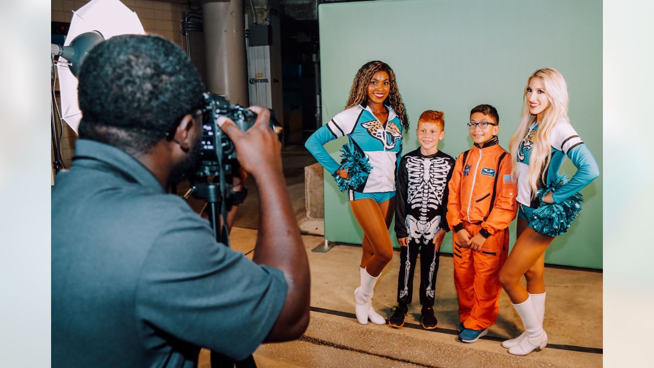 Jaguars Season Ticket Members go trick-or-treating at the 2022