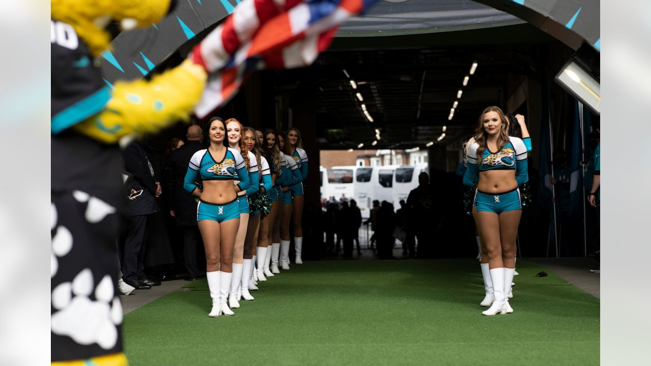 Let's get LOUD, - Denver Broncos Cheerleaders