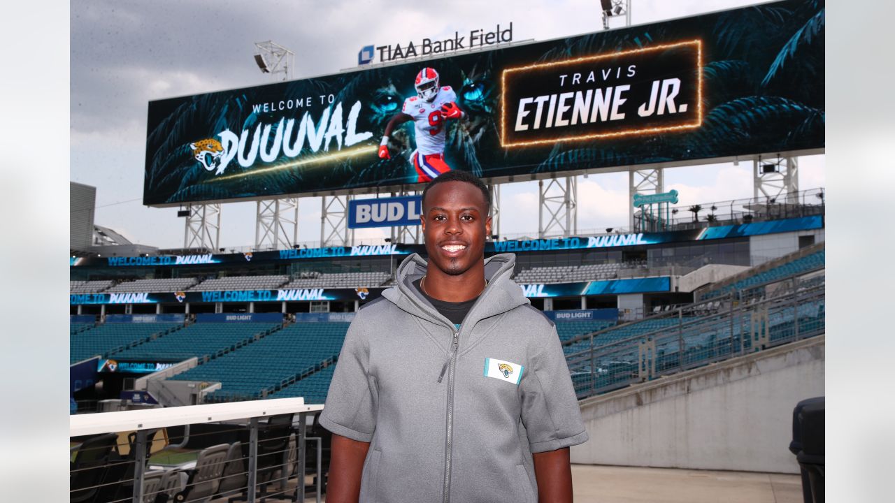 Jacksonville Jaguars Travis Etienne GIF - Jacksonville jaguars Travis  Etienne Duuuval - Discover & Share GIFs