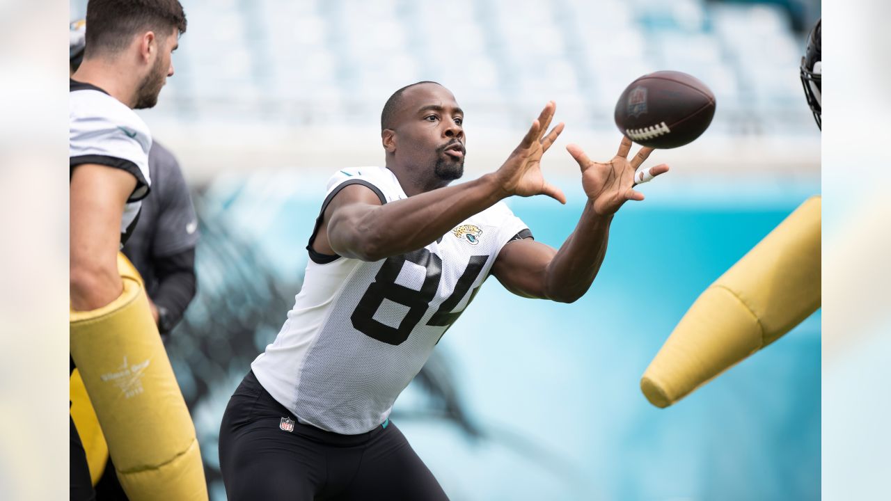 Jacksonville Jaguars blank Indianapolis Colts in home opener