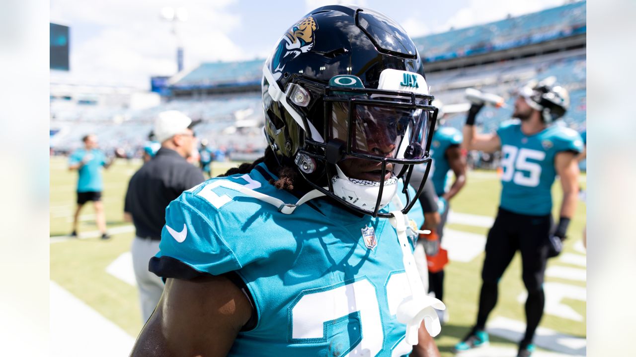 Jaguars remove Jawaan Taylor from COVID-19 list, sign DE Adam Gotsis