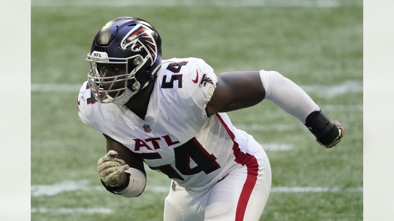 Deion Jones backs Falcons' Foye Oluokun promotion