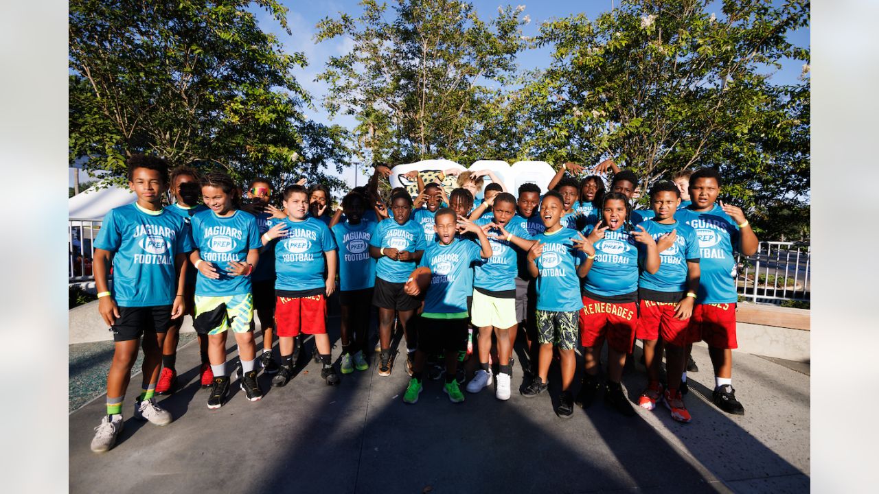 Jaguars host hispanic youth at NFL Play 60 Football Camp