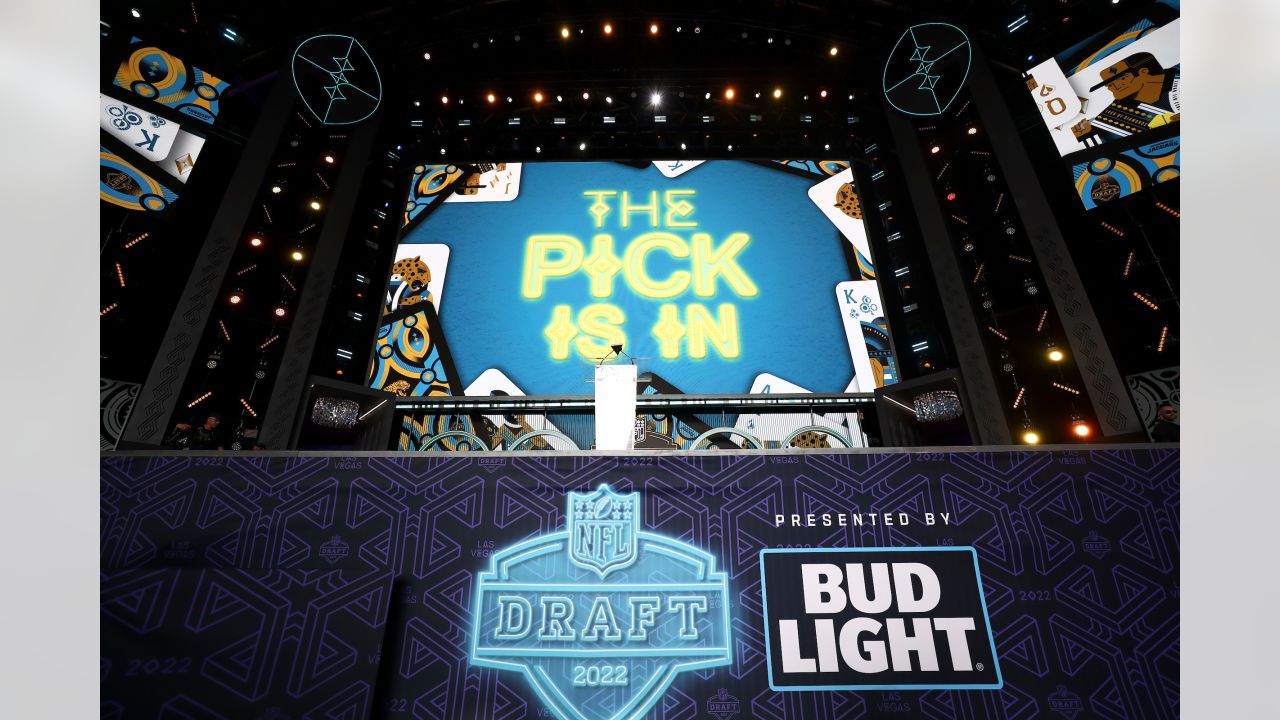 PHOTOS  2022 NFL Draft Party - Live from Las Vegas (Day 1)