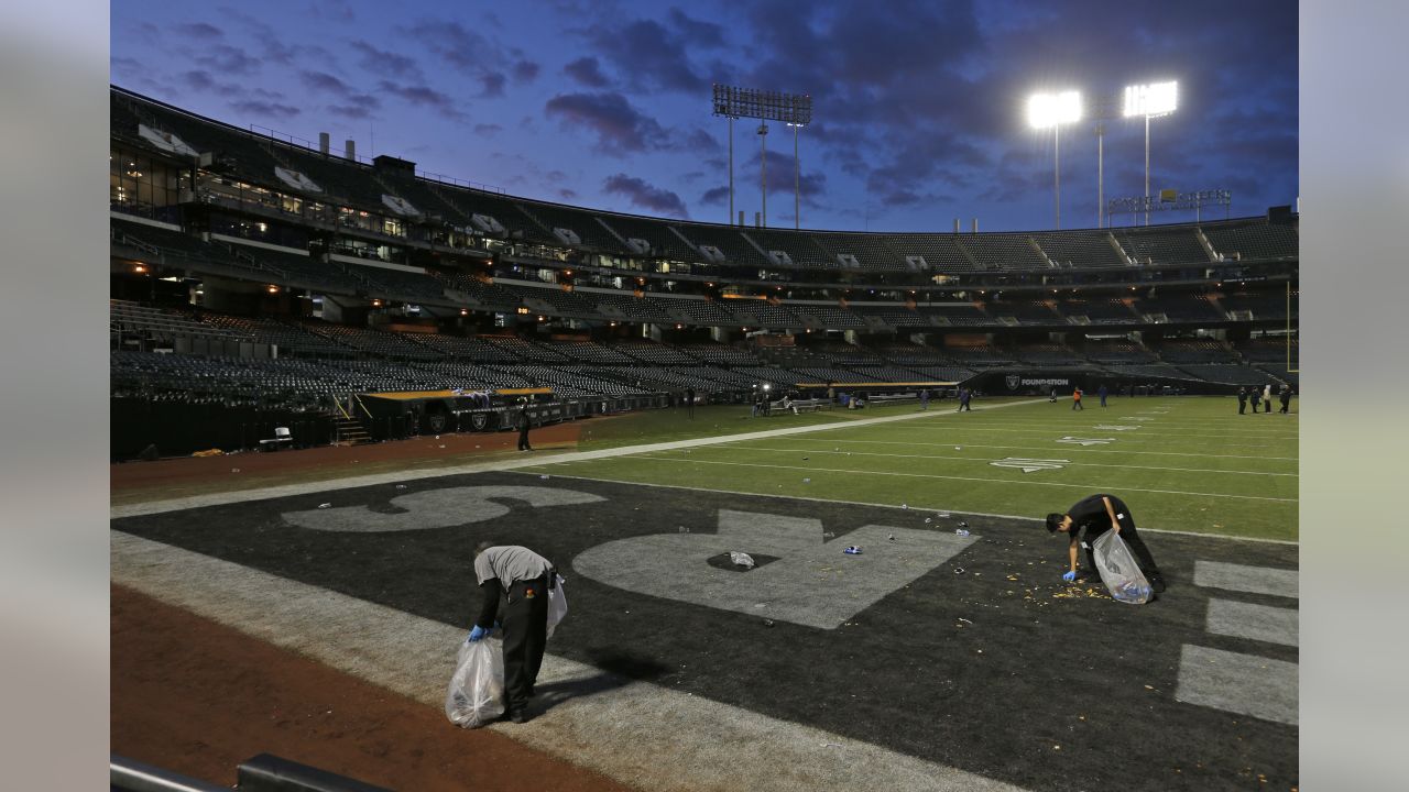 Jaguars send Raiders fans home disappointed in final game in Oakland after  20-16 victory