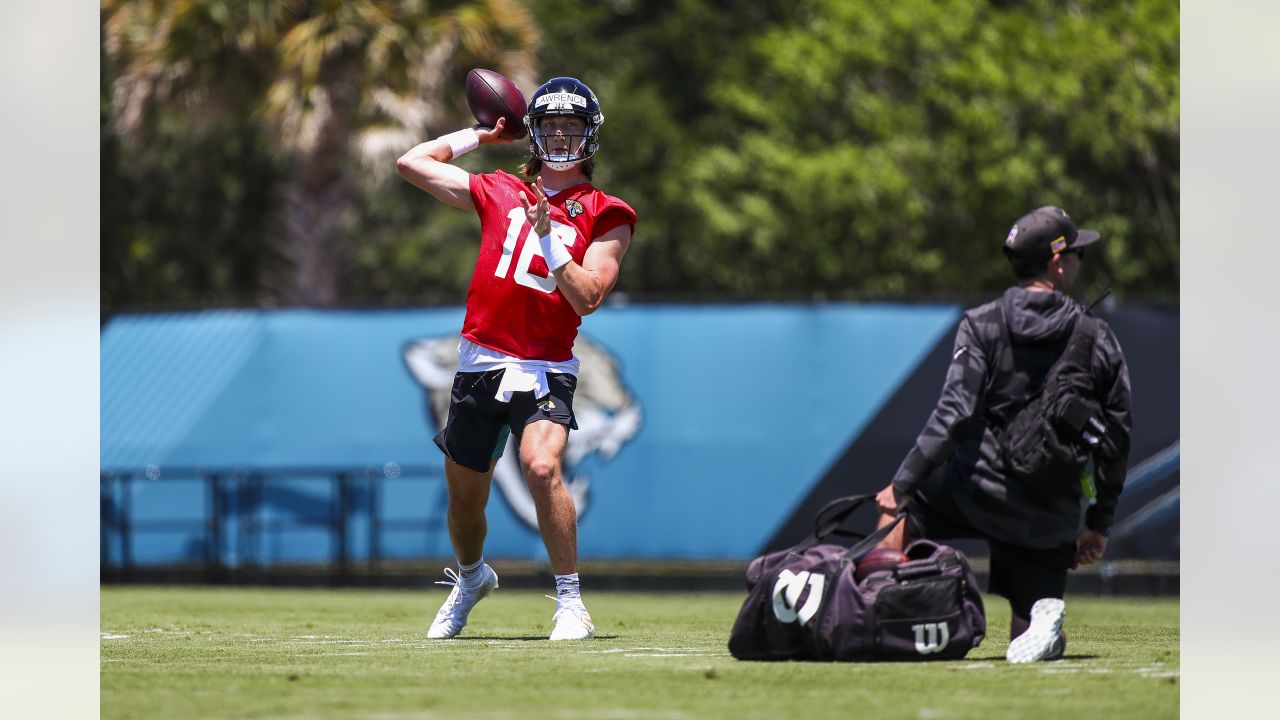 Jacksonville Jaguars quarterback Trevor Lawrence caps Jags' 96-yard drive  with QB-sneak TD run