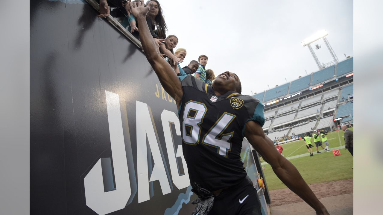 Indianapolis, Indiana, USA. 11th Nov, 2018. Jacksonville Jaguars linebacker  Myles Jack (44) during NFL football game action between the Jacksonville  Jaguars and the Indianapolis Colts at Lucas Oil Stadium in Indianapolis,  Indiana.