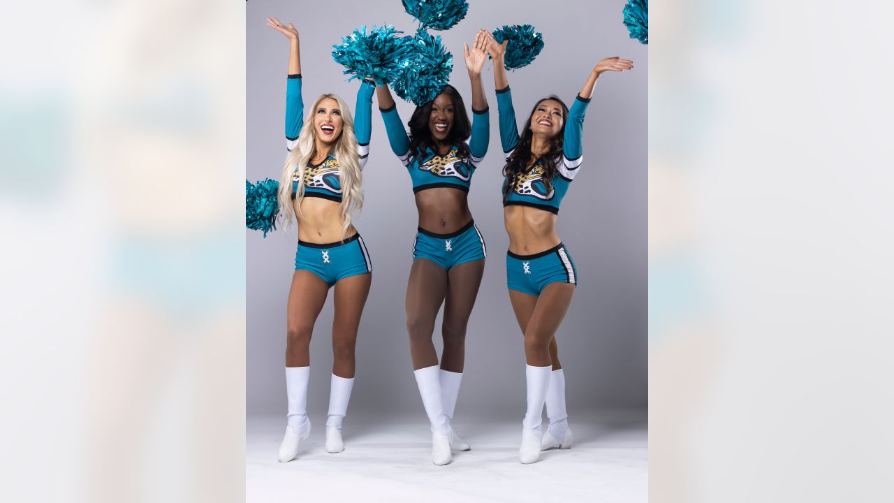 Jacksonville Jaguars Cheerleaders on X: That's a wrap for the 2017 ROAR  Calendar shoot. Check out more BTS images #MOREROAR