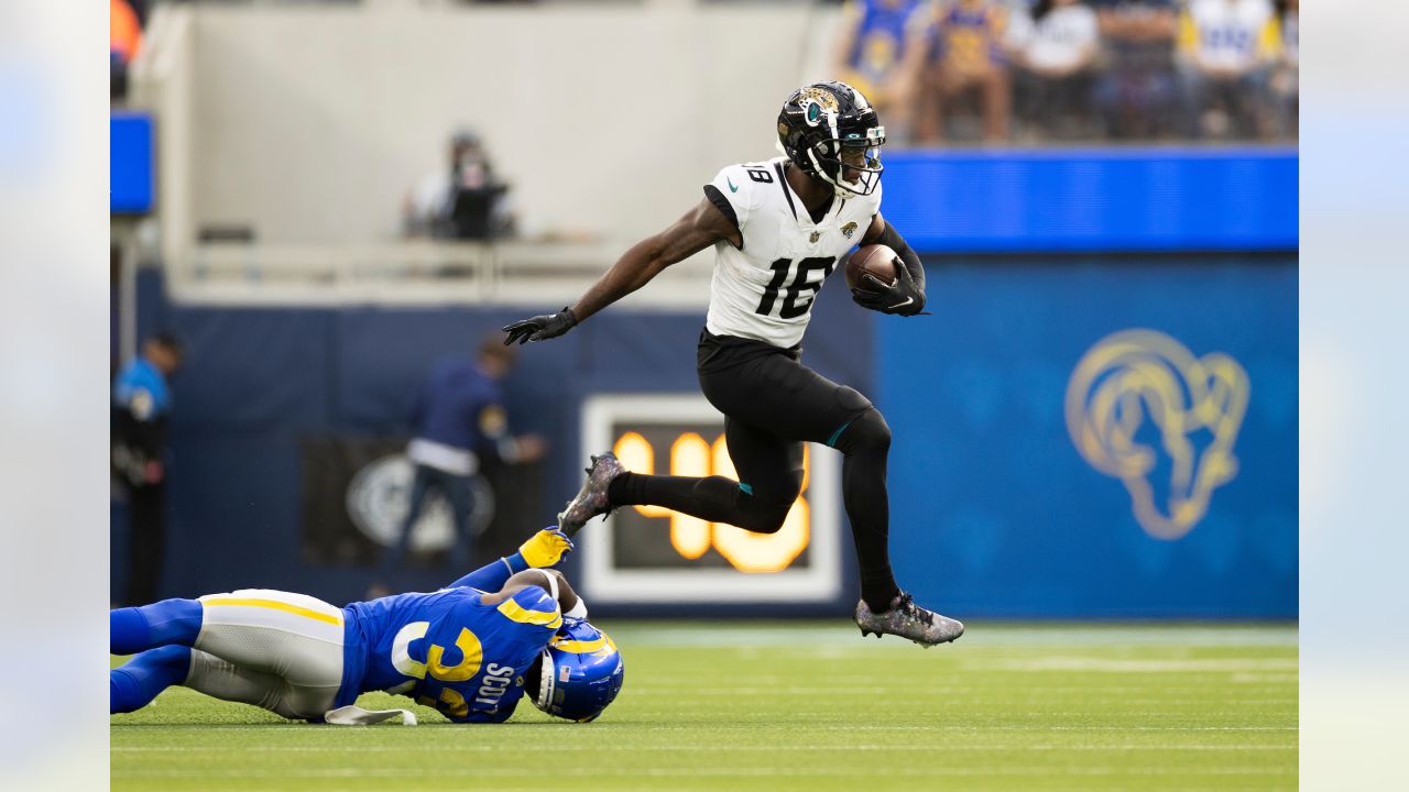 PREGAME PHOTOS: Rams hit the field at SoFi Stadium for pregame