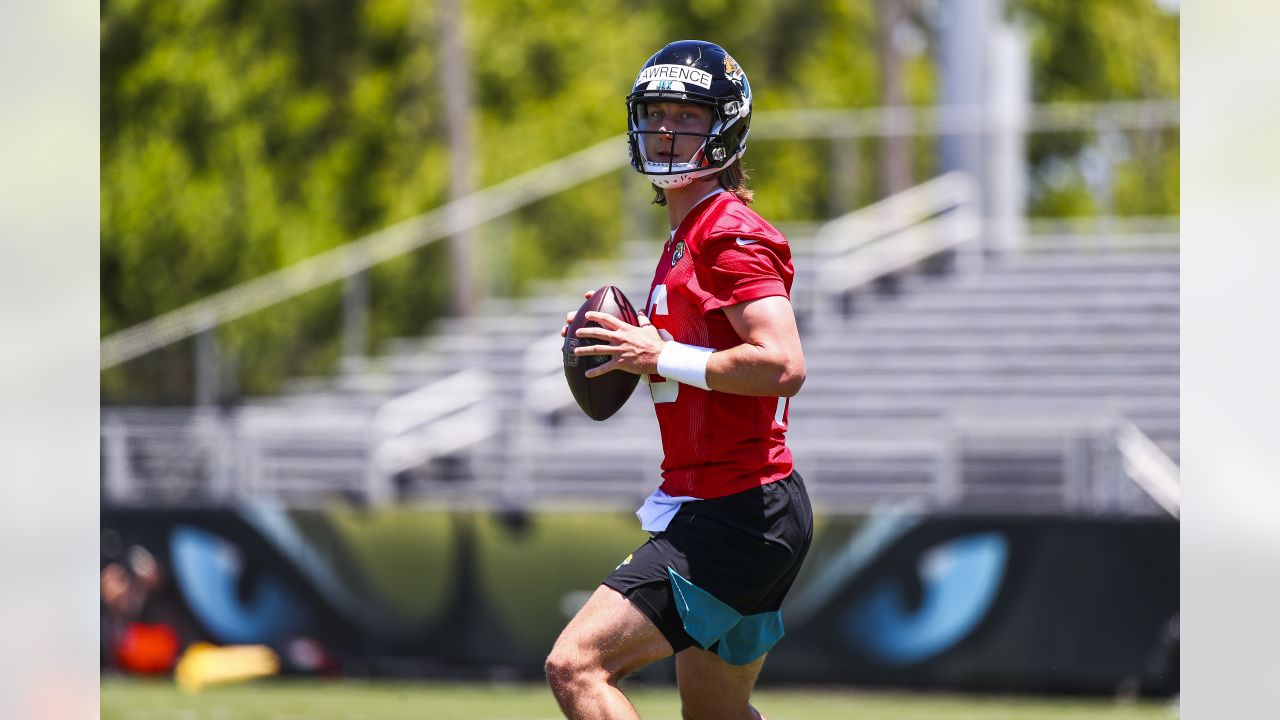 Jacksonville Jaguars quarterback Trevor Lawrence looks for a receiver  during an NFL football team practice, Tuesday, June 8, 2021, in Jacksonville,  Fla. (AP Photo/John Raoux Stock Photo - Alamy