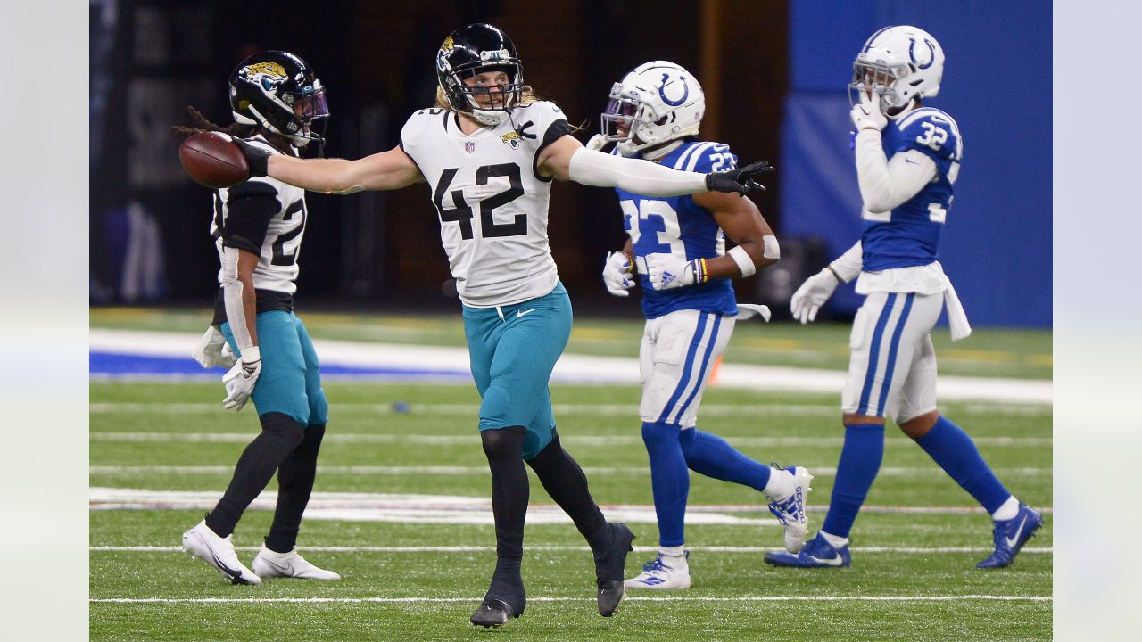 December 18, 2022: Jacksonville Jaguars cornerback CHRIS CLAYBROOKS (6)  makes a catch at warm ups during the Jacksonville Jaguars vs Dallas Cowboys  NFL game at TIAA Bank Field Stadium in Jacksonville, Fl