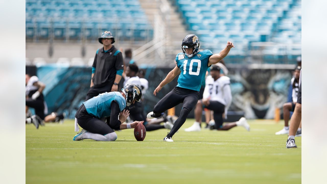 Jacksonville Jaguars American Football aktuell - Fotoshow Washington  Commanders - Jacksonville Jaguars vom 11.09.2022