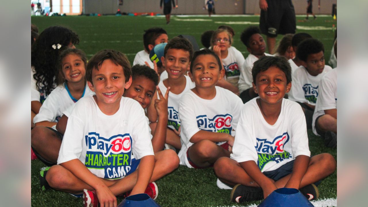 Jaguars host hispanic youth at NFL Play 60 Football Camp