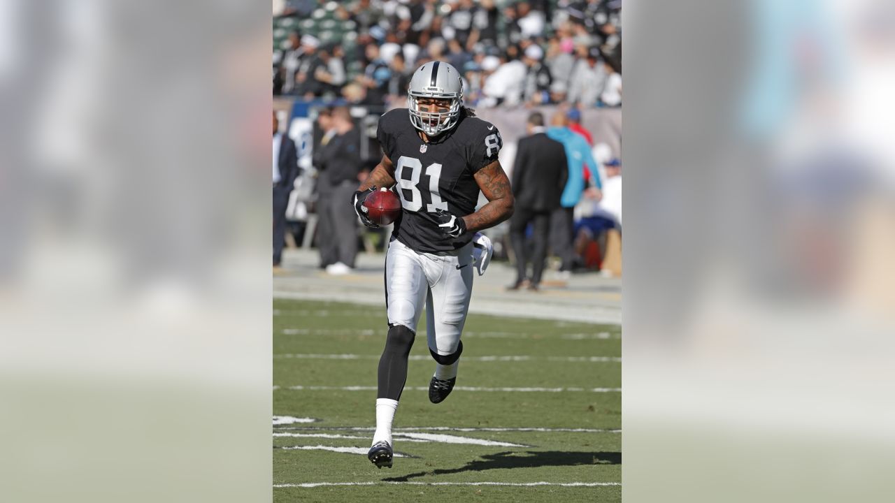 Raiders tight end Mychal Rivera embraces new role