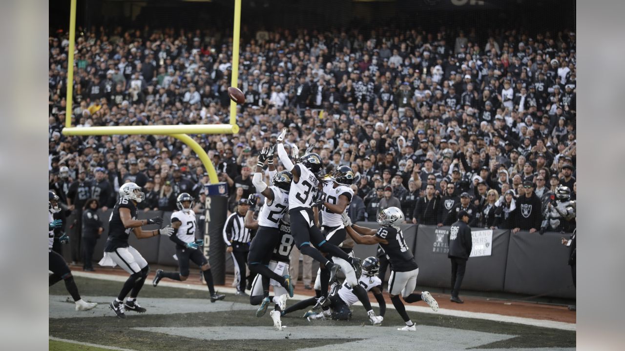 Jaguars send Raiders fans home disappointed in final game in Oakland after  20-16 victory