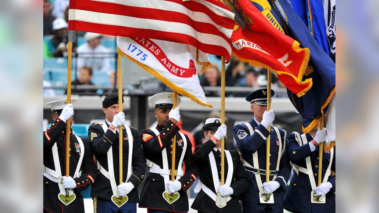 DVIDS - Images - Jacksonville Jaguars Salute to Service game [Image 4 of 9]