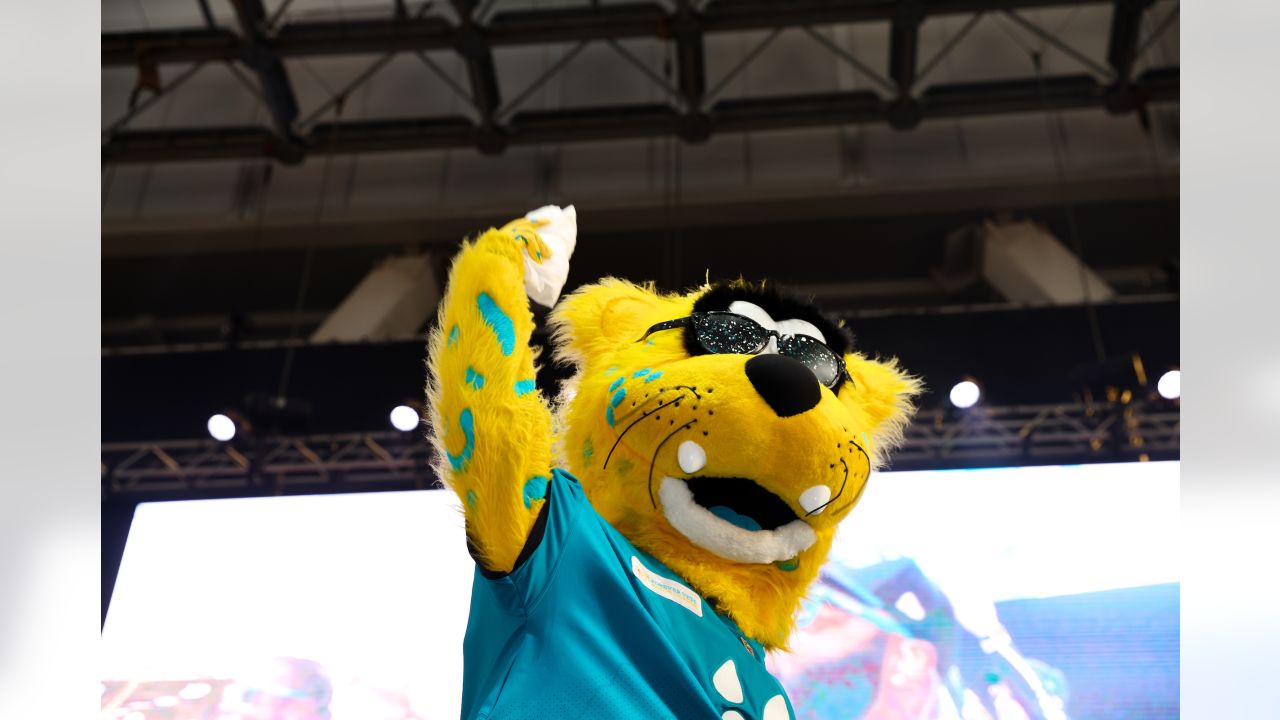 PHOTOS  2022 DUUUVAL Draft Party