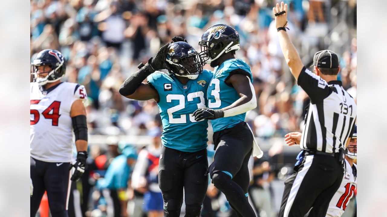 Jacksonville Jaguars vs. Houston Texans. Fans support on NFL Game.  Silhouette of supporters, big screen with two rivals in background Stock  Photo - Alamy