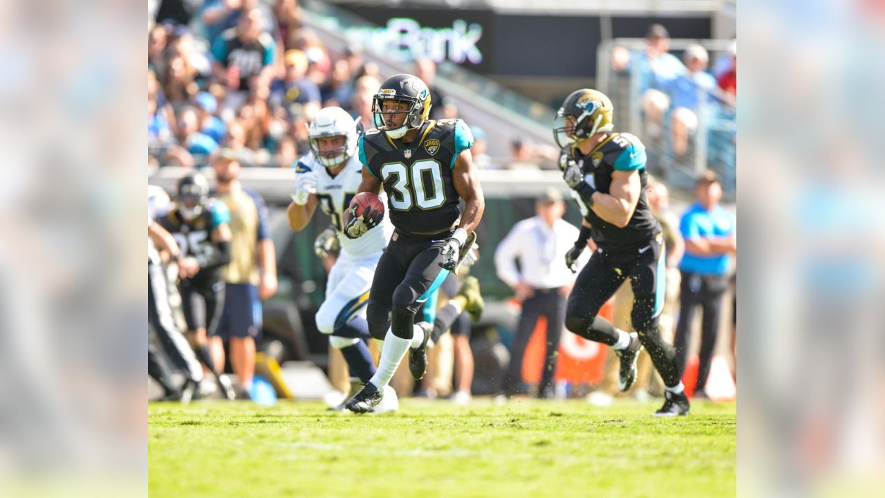 JACKSONVILLE, USA, JANUARY 10, 2023: Los Angeles Chargers vs. Jacksonville  Jaguars. NFL Wild Card Round 2023, Silhouette of Vince Lombardi Trophy for  Stock Photo - Alamy