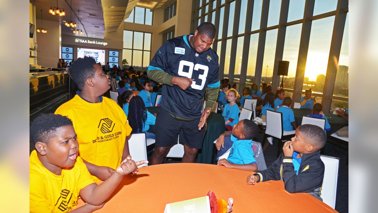 Jaguars Uniform Tracker on X: Congratulations @CalaisCampbell ! The Mayor  of Sacksonville will wear the Walter Payton Man of the Year patch on the  front of his jersey for the remainder of