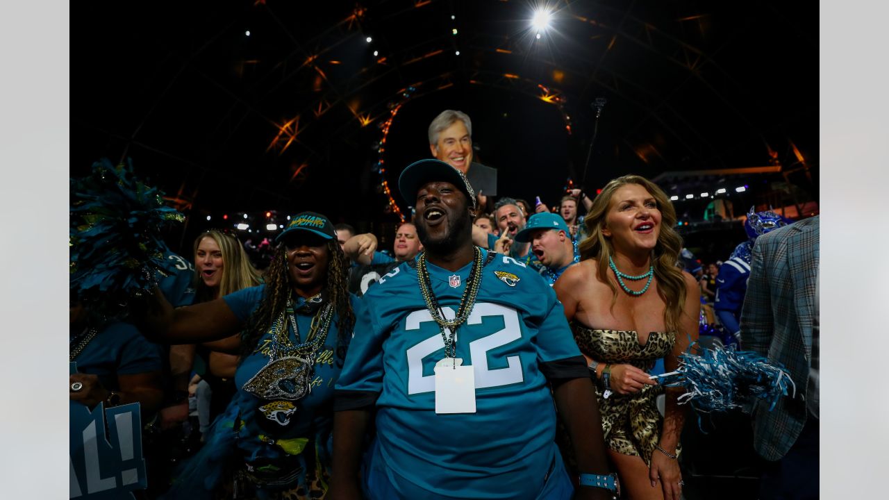 NFL Draft: Fans celebrate day 1 on Las Vegas Strip