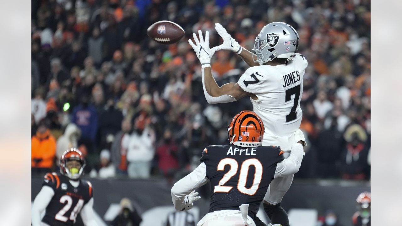 Raiders' wide receiver Zay Jones has a new number, Raiders News